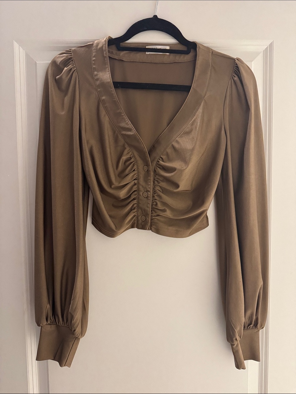 vestique Satin Ruched Cropped V-Neck Blouse
